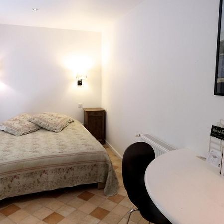 Le 3 Rue Grande Bed & Breakfast Moret-sur-Loing Eksteriør bilde