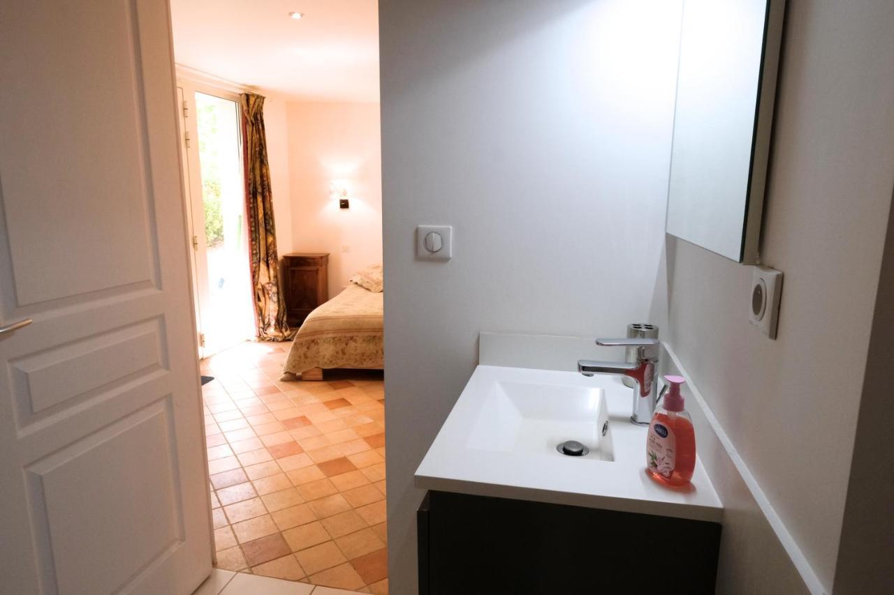 Le 3 Rue Grande Bed & Breakfast Moret-sur-Loing Eksteriør bilde