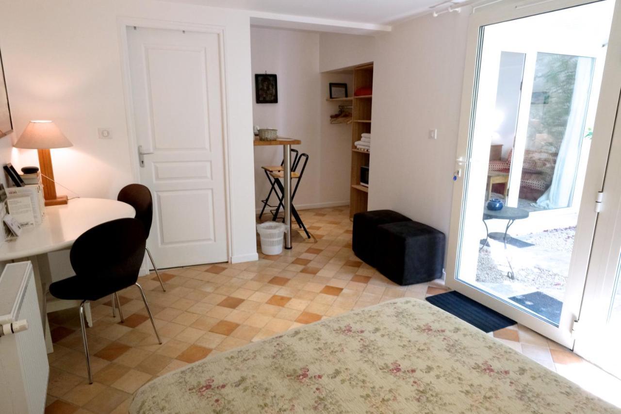 Le 3 Rue Grande Bed & Breakfast Moret-sur-Loing Eksteriør bilde