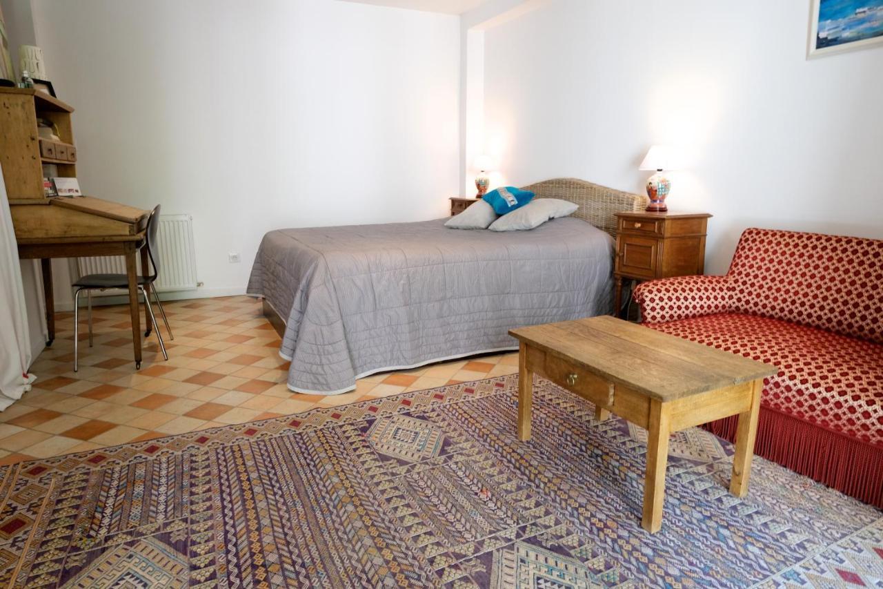 Le 3 Rue Grande Bed & Breakfast Moret-sur-Loing Eksteriør bilde