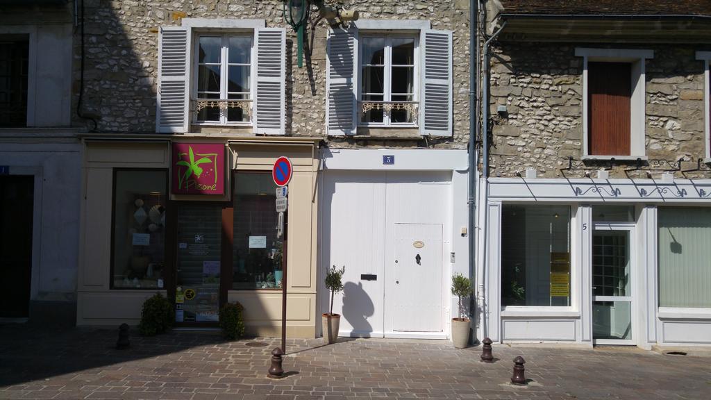 Le 3 Rue Grande Bed & Breakfast Moret-sur-Loing Eksteriør bilde