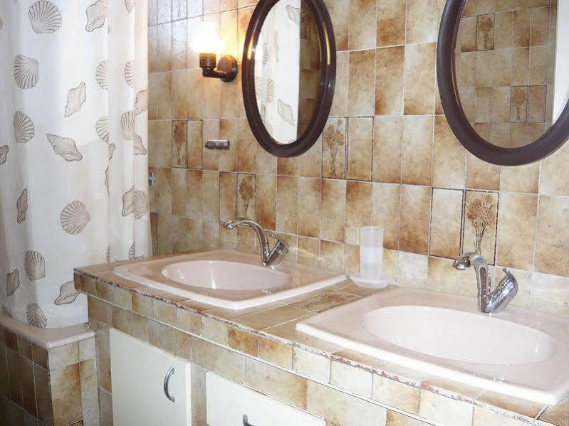 Le 3 Rue Grande Bed & Breakfast Moret-sur-Loing Eksteriør bilde